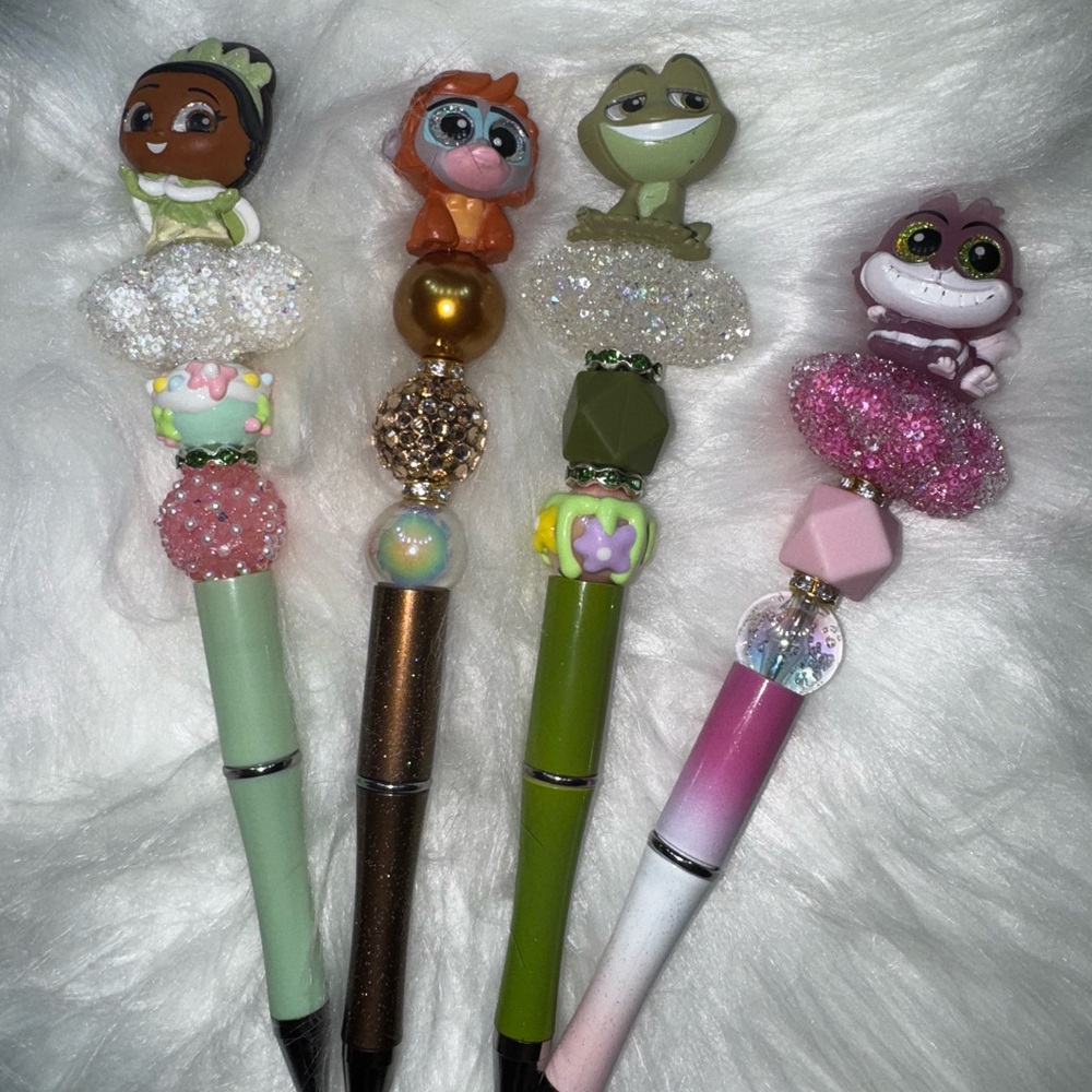 Doorable Pens 🤍